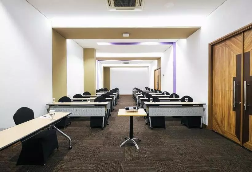 Fotos del hotel Fox Lite Hotel Metro Indah Bandung:  23