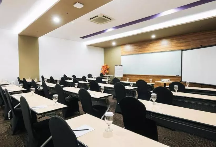 Fotos del hotel Fox Lite Hotel Metro Indah Bandung:  7