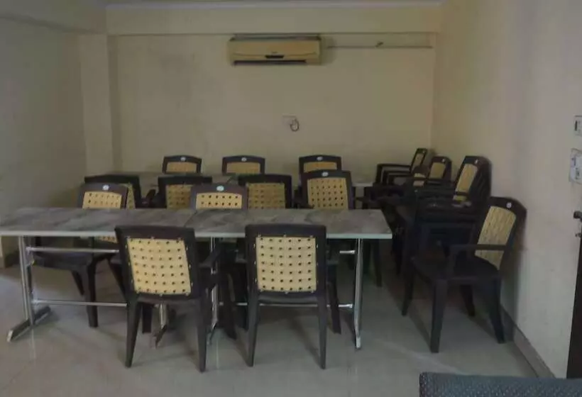 Fotos del hotel Durga International:  4