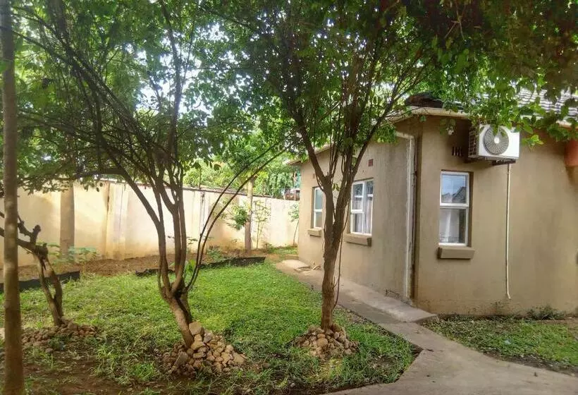 Fotos del hotel Tasha Lodge And Tours:  6