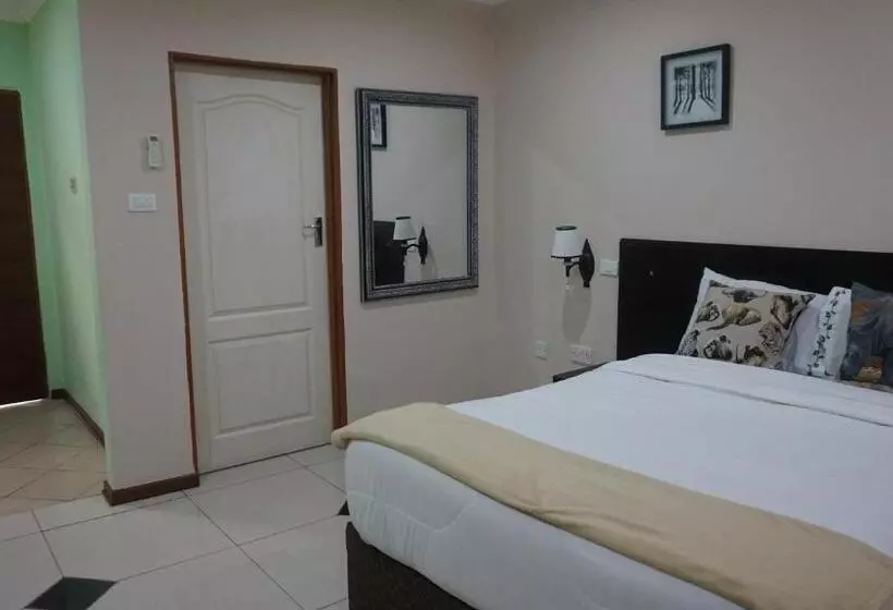 Fotos del hotel Tasha Lodge And Tours:  2