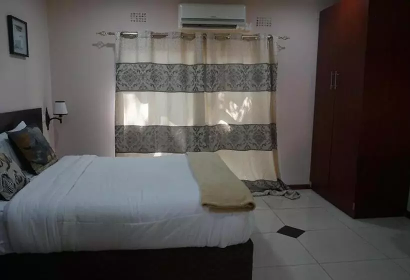 Fotos del hotel Tasha Lodge And Tours:  11