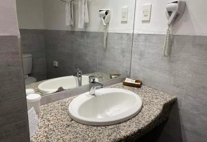 Fotos del hotel 2001:  7