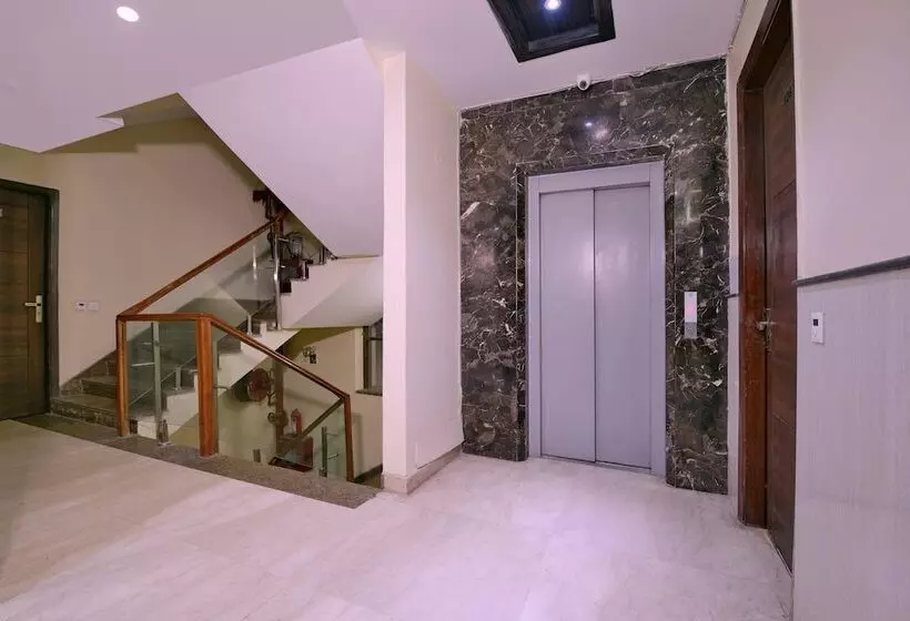 Fotos del hotel Capital O 464  Lotus Palace:  8