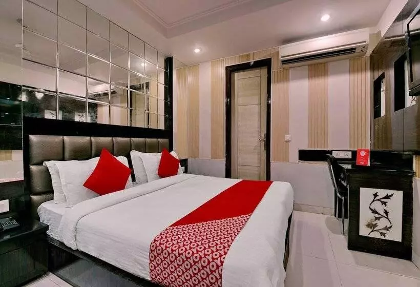 Fotos del hotel Capital O 464  Lotus Palace:  11