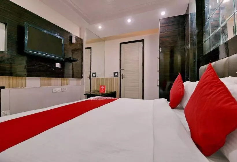 Fotos del hotel Capital O 464  Lotus Palace:  15