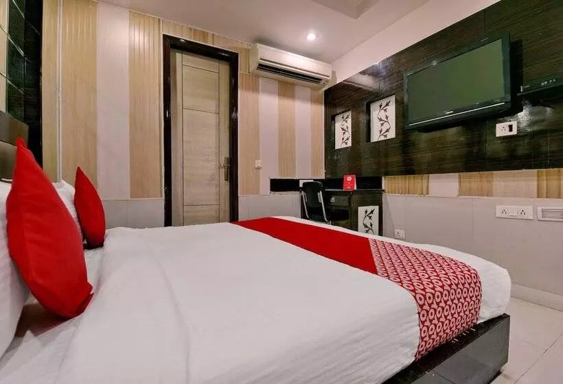 Fotos del hotel Capital O 464  Lotus Palace:  17