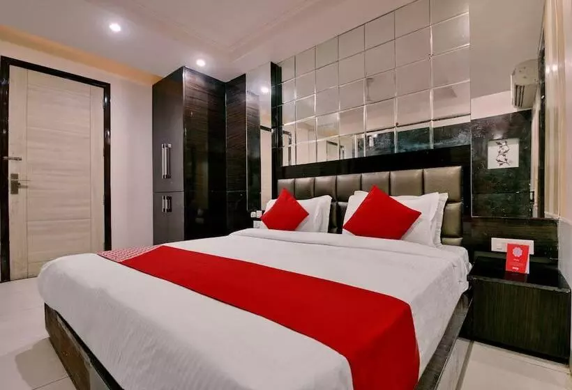 Fotos del hotel Capital O 464  Lotus Palace:  7