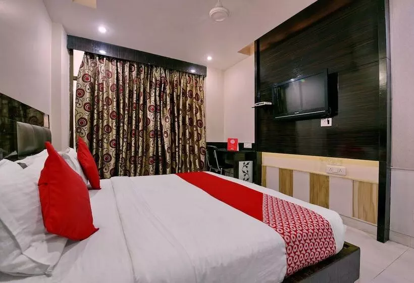 Fotos del hotel Capital O 464  Lotus Palace:  18