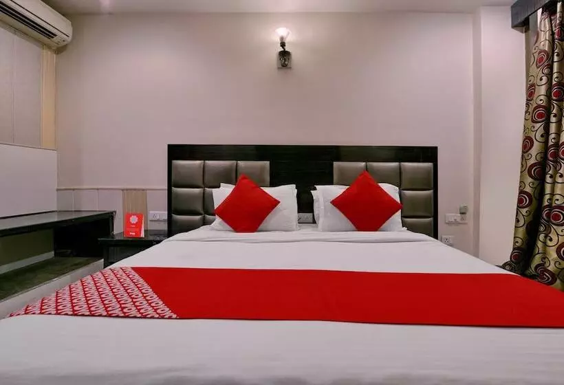 Fotos del hotel Capital O 464  Lotus Palace:  13