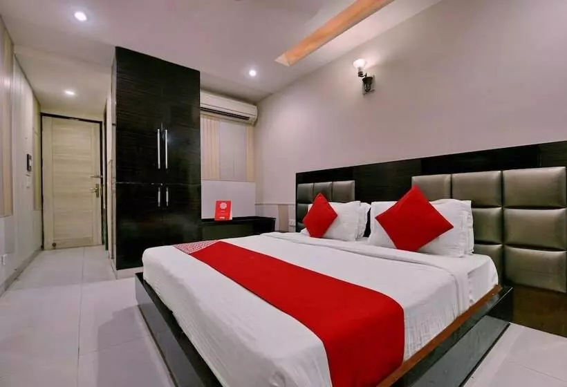 Fotos del hotel Capital O 464  Lotus Palace:  19