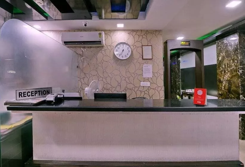 Fotos del hotel Capital O 464  Lotus Palace:  5