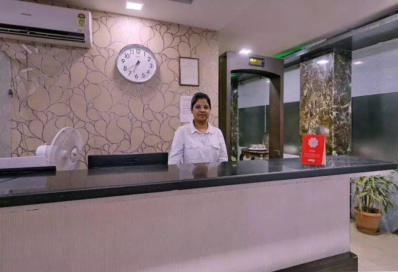 Fotos del hotel Capital O 464  Lotus Palace:  14