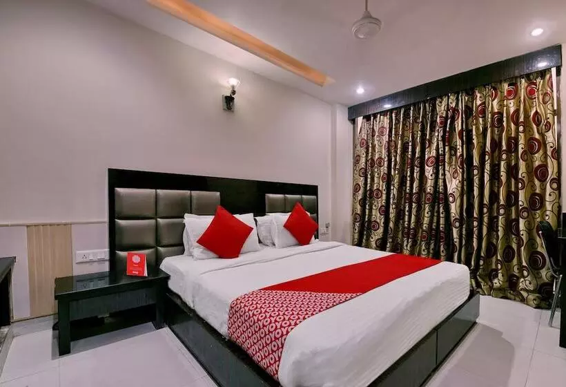 Fotos del hotel Capital O 464  Lotus Palace:  2