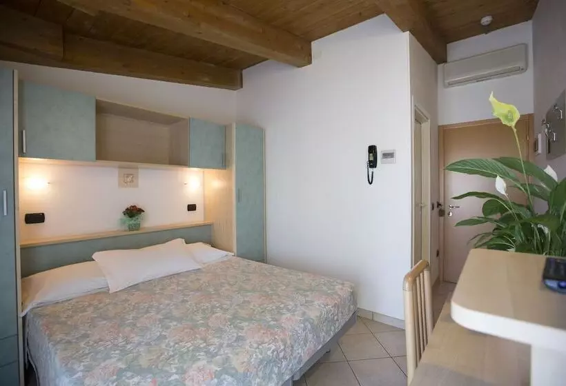 Fotos del hotel Desirée:  14