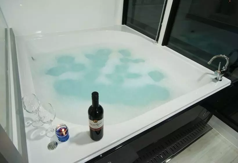 Fotos del hotel Ninespavill:  5