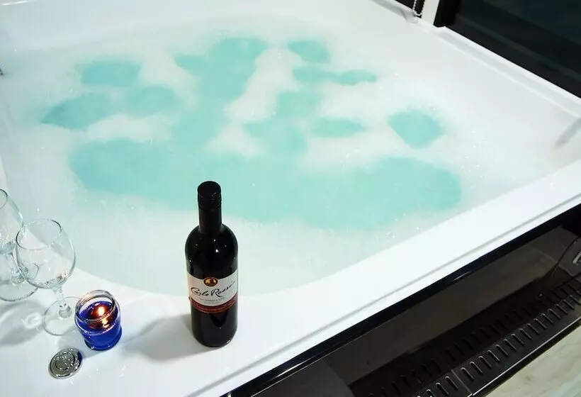 Fotos del hotel Ninespavill:  8