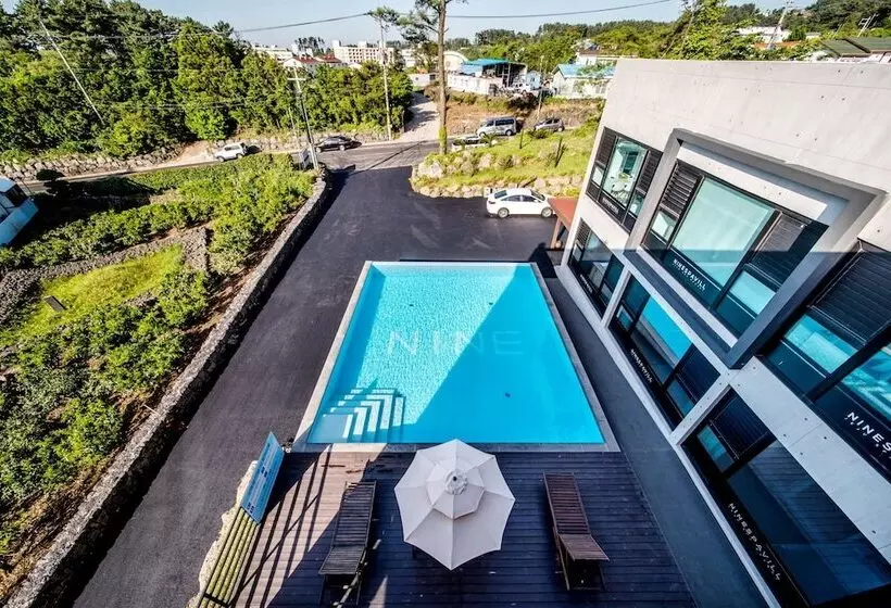 Fotos del hotel Ninespavill:  18