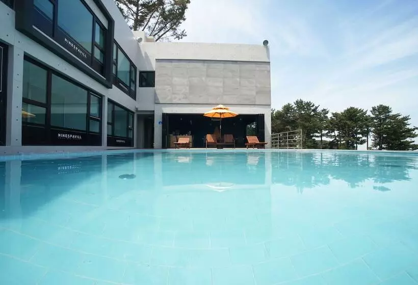 Fotos del hotel Ninespavill:  10