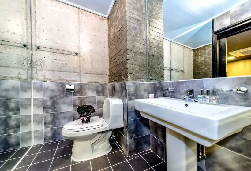 Fotos del hotel Ninespavill:  12