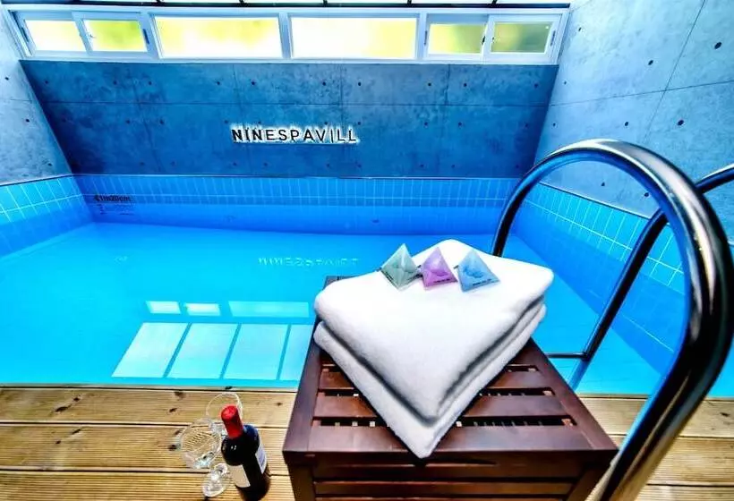 Fotos del hotel Ninespavill:  25