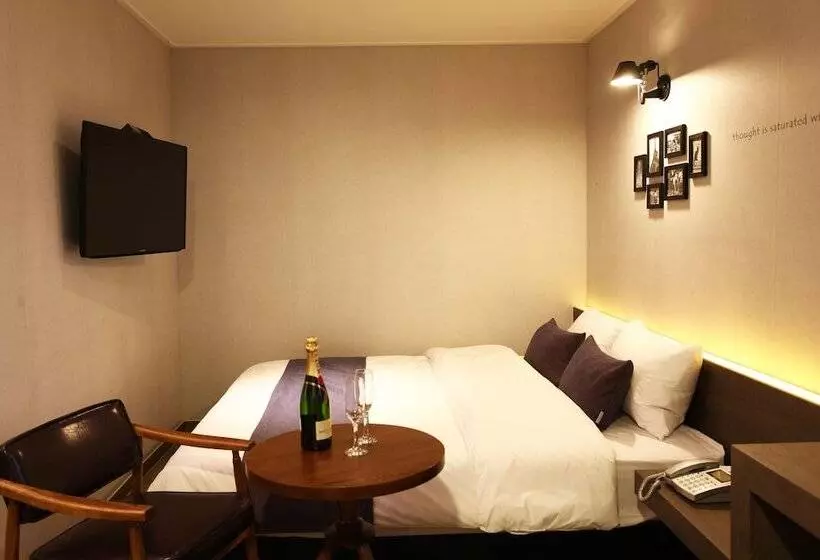 Fotos del hotel S&:  3