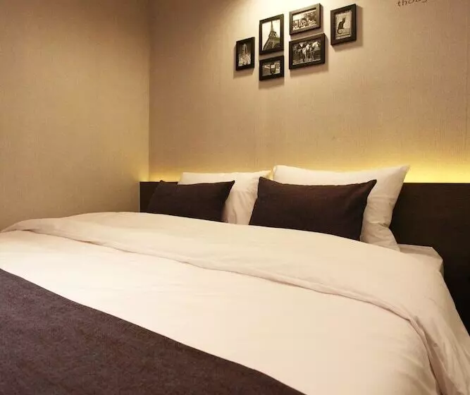 Fotos del hotel S&:  9