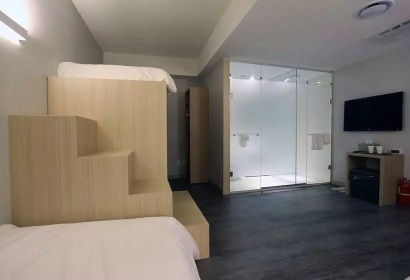 Fotos del hotel 8 Hours:  22