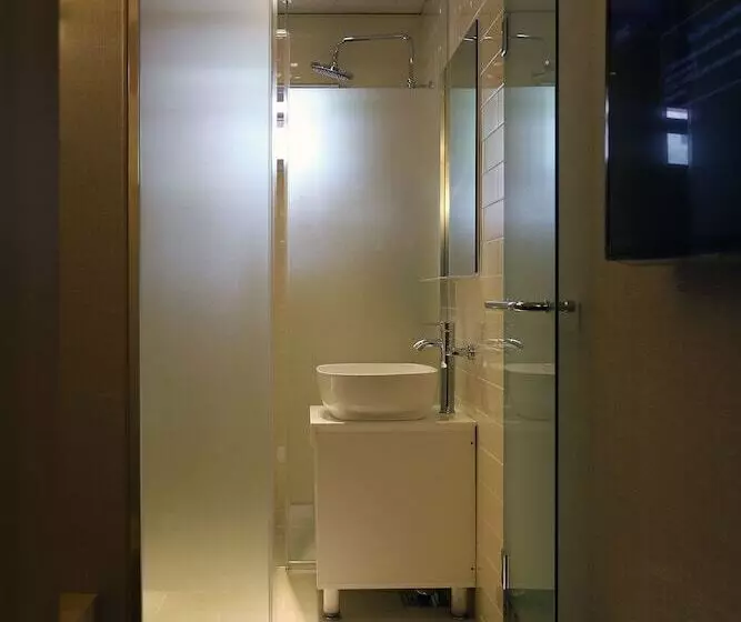 Fotos del hotel 8 Hours:  17