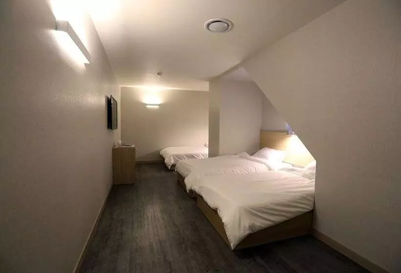 Fotos del hotel 8 Hours:  8