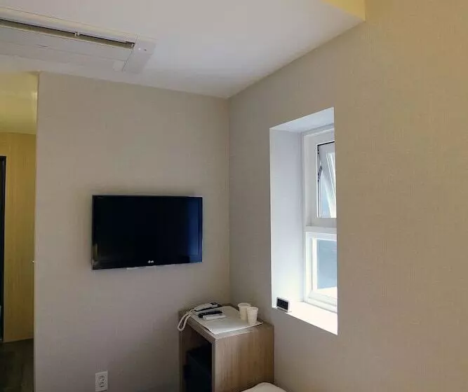 Fotos del hotel 8 Hours:  24