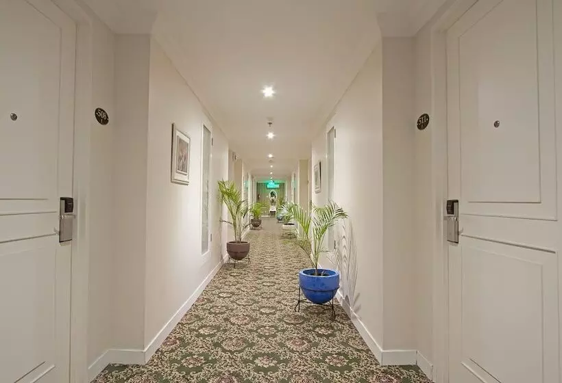 Fotos del hotel F  Jakarta:  3