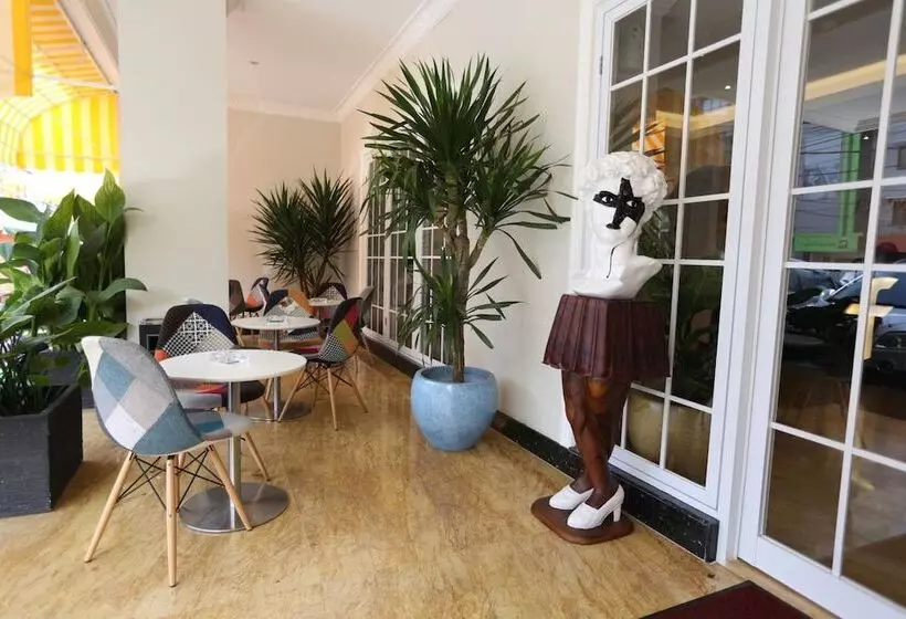 Fotos del hotel F  Jakarta:  11
