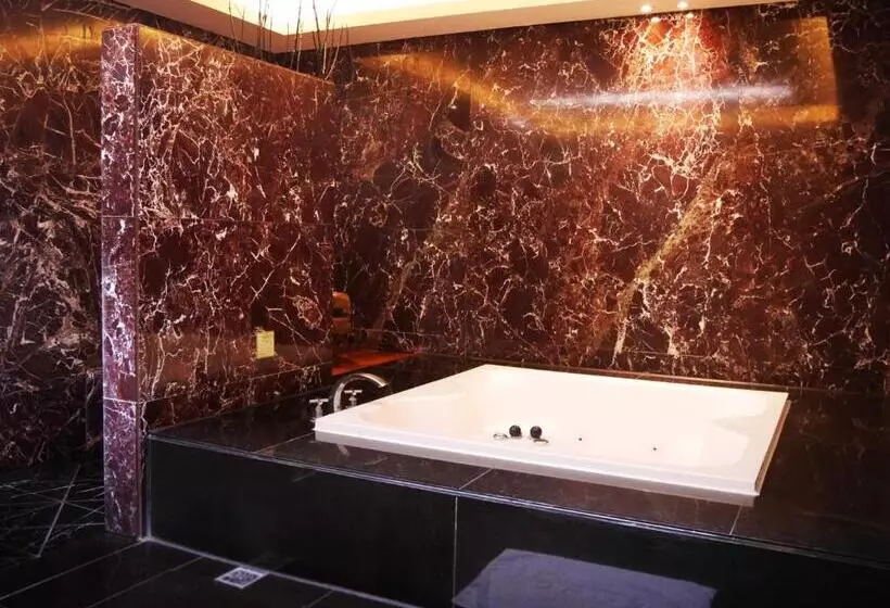 Fotos del hotel Refinement Motel:  10