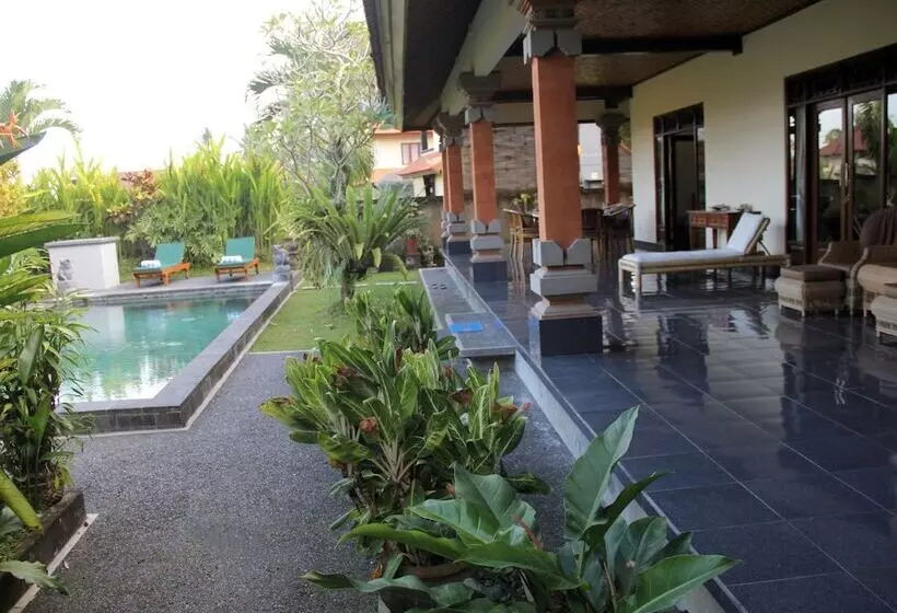 Fotos del hotel Nyoman Sandi Guest House:  3