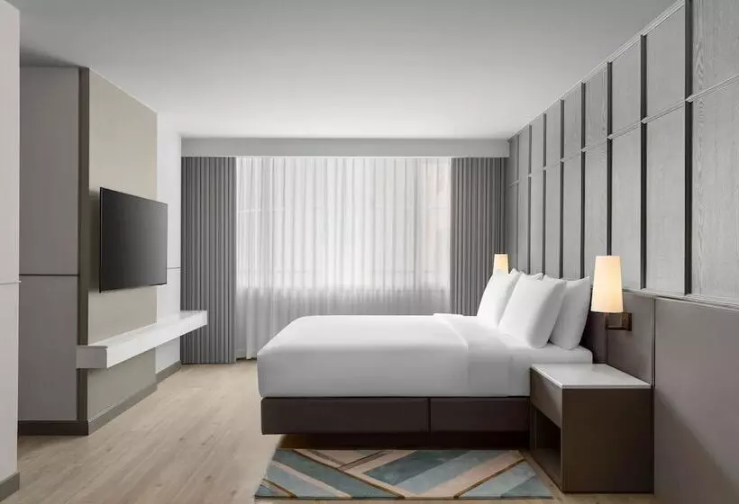 Well  Bangkok Sukhumvit 20