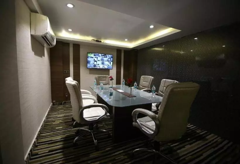 Fotos del hotel Jrd Exoticafully Vaccinated Staff:  14