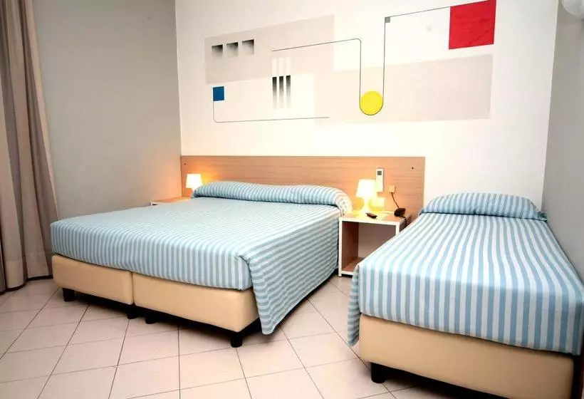 Fotos del hotel Anton&art:  2