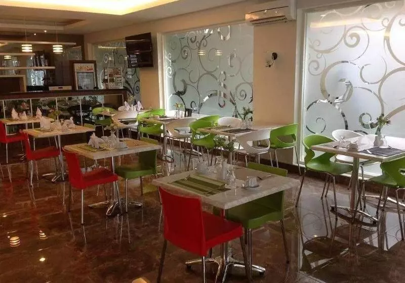 Fotos del hotel Pacific Makassar:  10