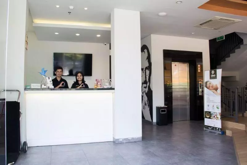 Fotos del hotel Cleo Business Hotel Walikota Mustajab City Center:  2