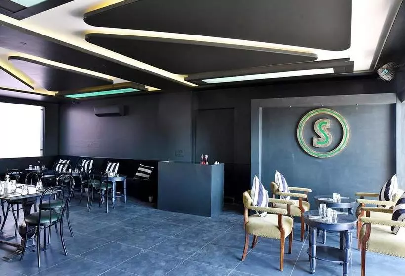 Fotos del hotel Capital O 8307 The Garden View:  5