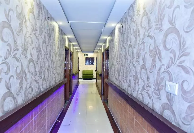 Fotos del hotel Capital O 8307 The Garden View:  2