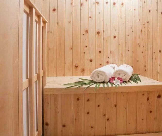 Fotos del hotel And Spa Lotus Modern – Adults Only:  11