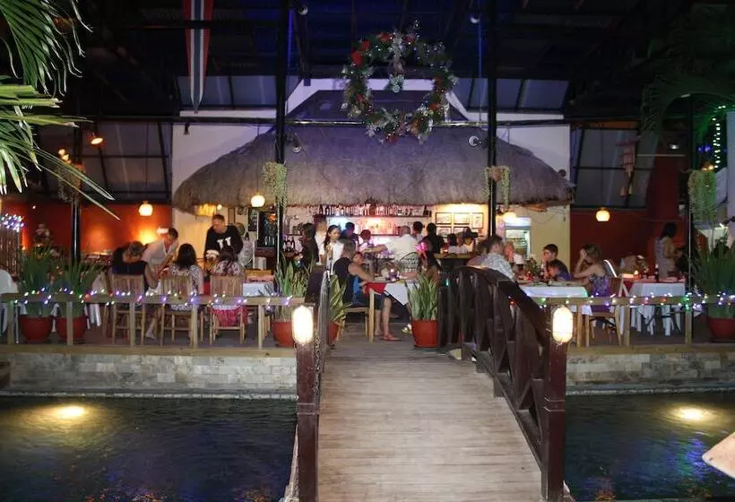 Fotos del hotel Nirvana Beach Resort:  9