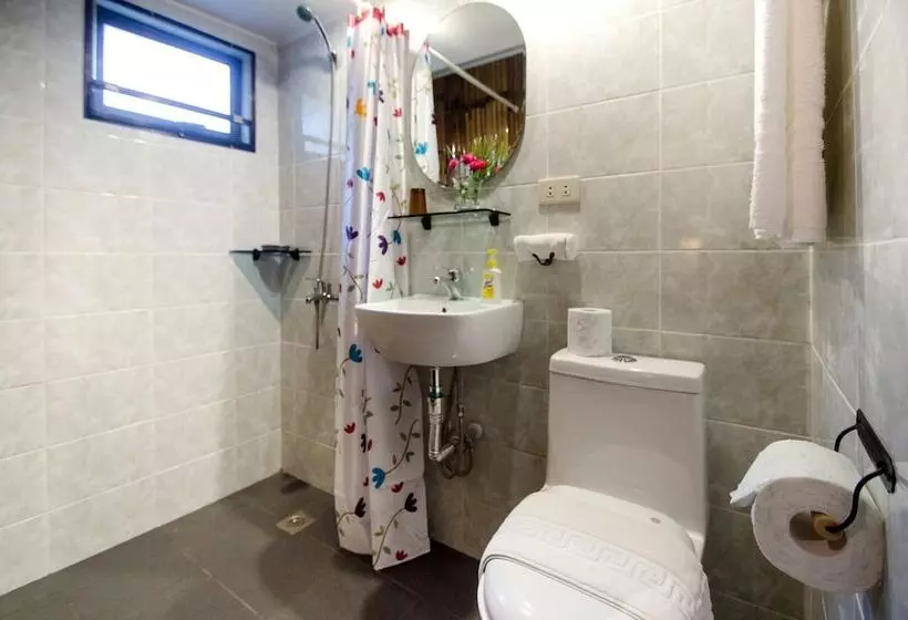 Fotos del hotel Nirvana Beach Resort:  12