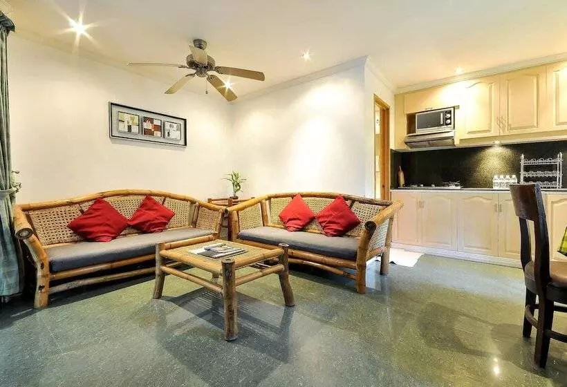 Fotos del hotel Nirvana Beach Resort:  8