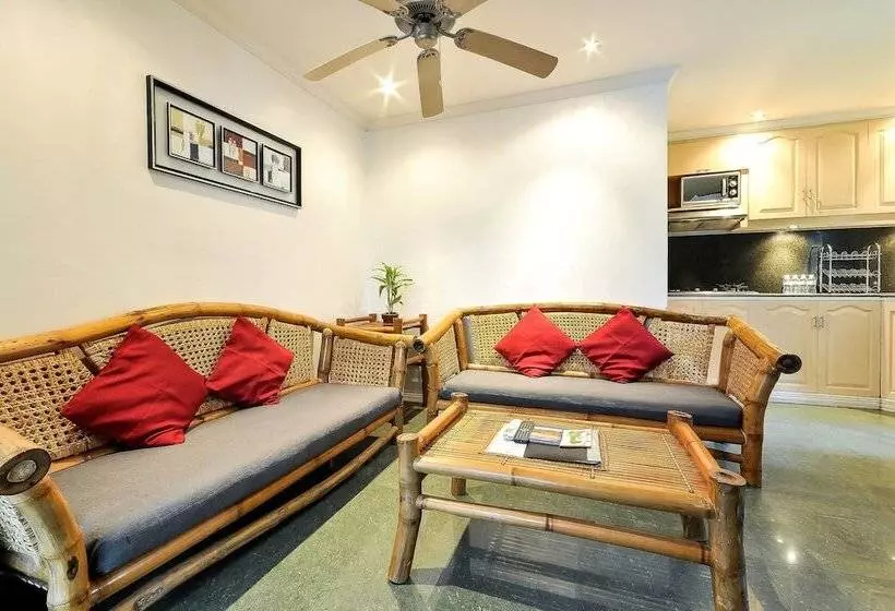 Fotos del hotel Nirvana Beach Resort:  2