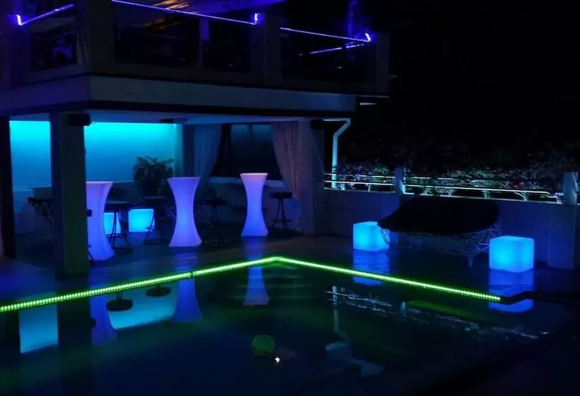 Fotos del hotel Swiss Villas Panoramic:  4