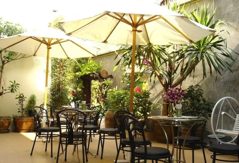 Fotos del hotel The Bang Khun Phrom Suites:  21