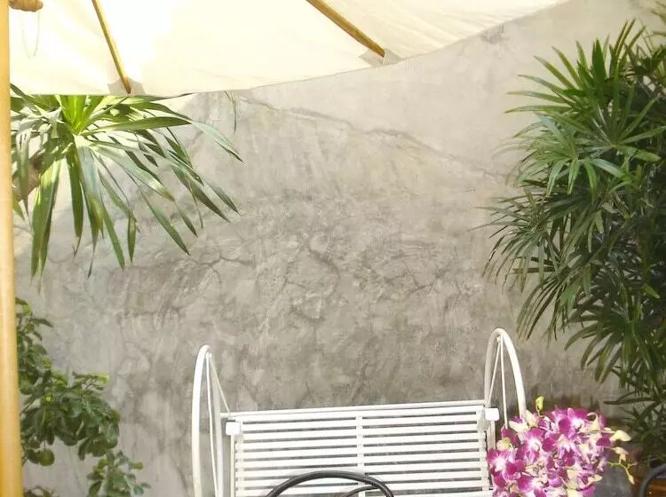 Fotos del hotel The Bang Khun Phrom Suites:  14